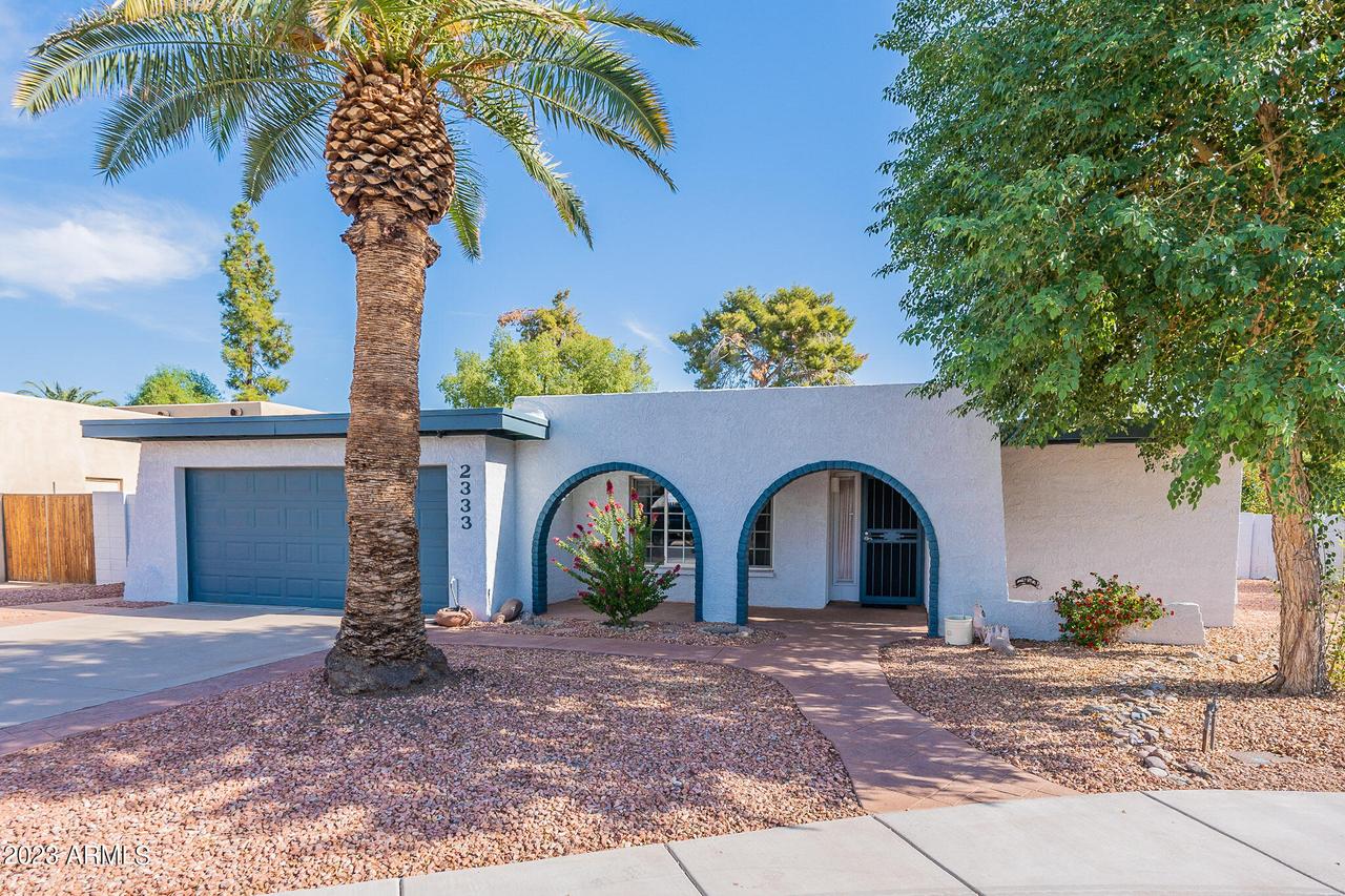 2333 S Playa Cir., Mesa, AZ 85202