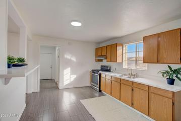 1815 E Lynne Ln., Phoenix, AZ 85042