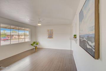 1815 E Lynne Ln., Phoenix, AZ 85042