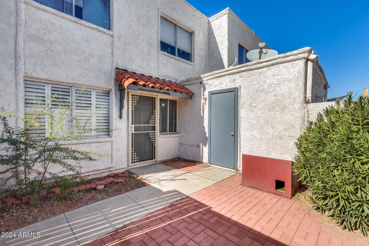 5223 N 42nd Ln., Phoenix, AZ 85019