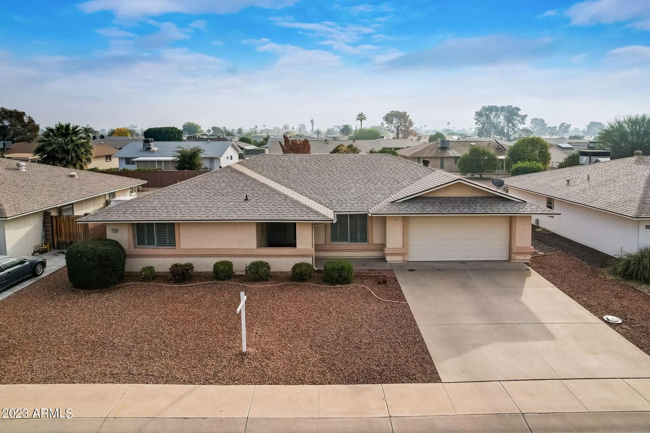 19445 N Willow Creek Cir., Sun City, AZ 85373