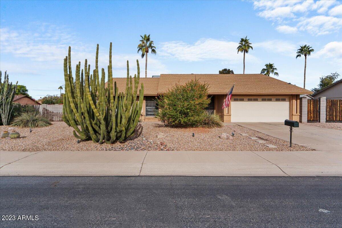 1807 N Arrowhead Cir., Chandler, AZ 85224