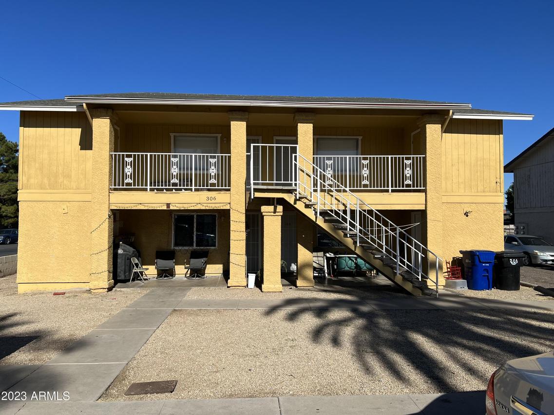 306 E Vine Cir., Mesa, AZ 85210
