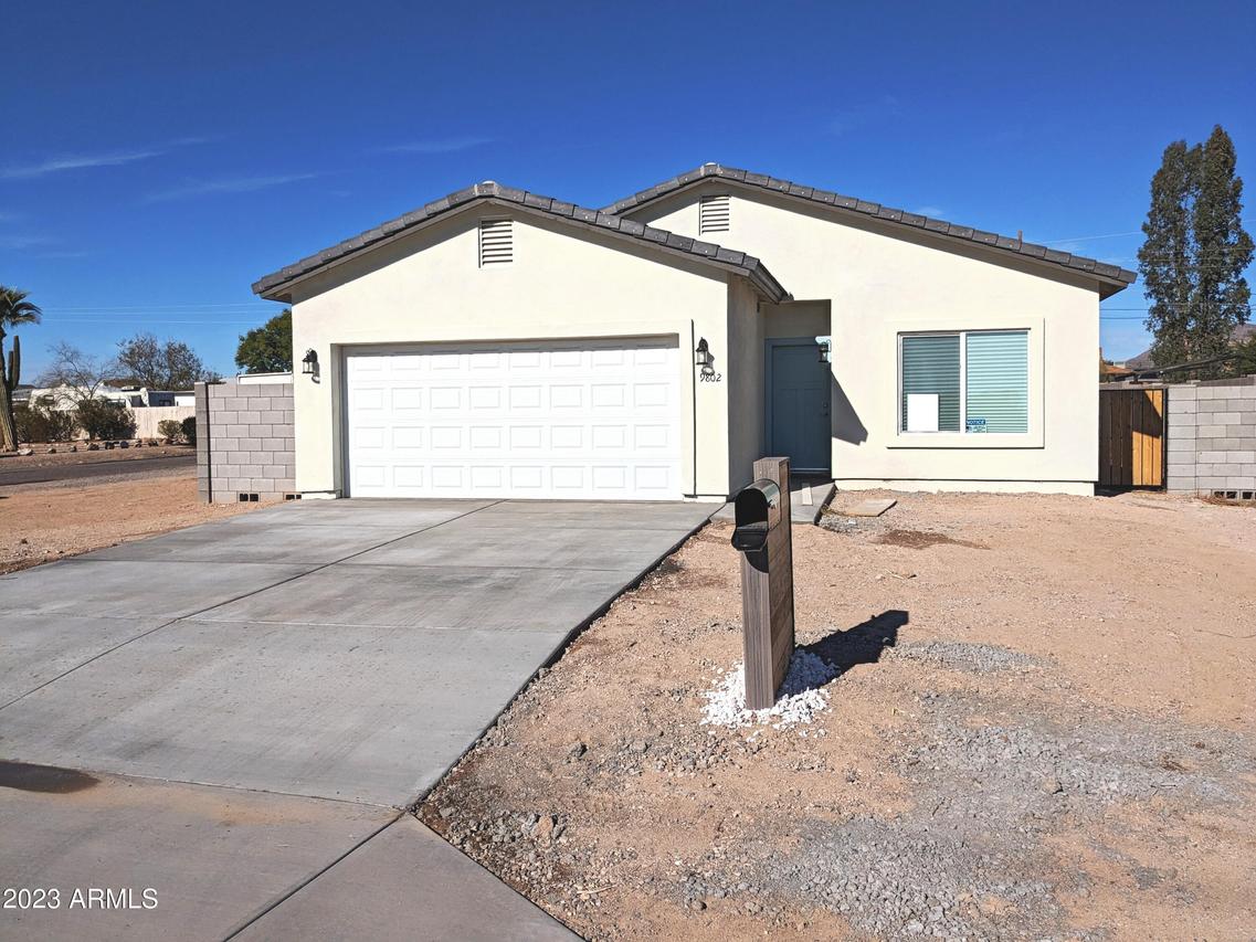 9802 E Boulder Dr., Mesa, AZ 85207