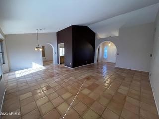 5125 W Freeway Ln., Glendale, AZ 85302