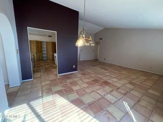 5125 W Freeway Ln., Glendale, AZ 85302