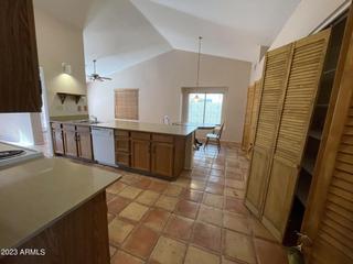 5125 W Freeway Ln., Glendale, AZ 85302