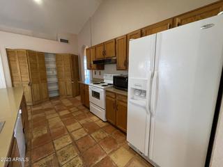 5125 W Freeway Ln., Glendale, AZ 85302