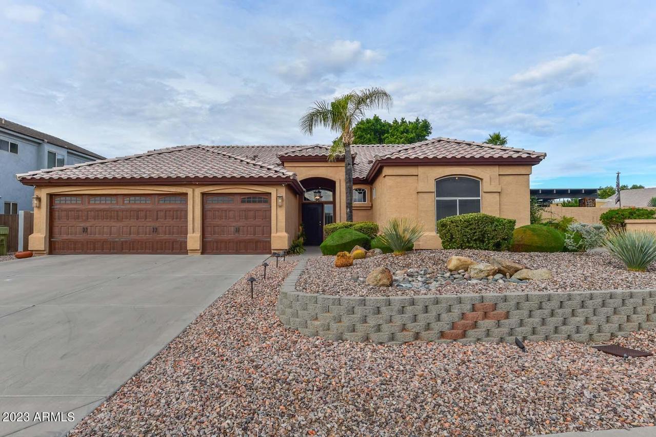 18480 N 63rd Dr., Glendale, AZ 85308