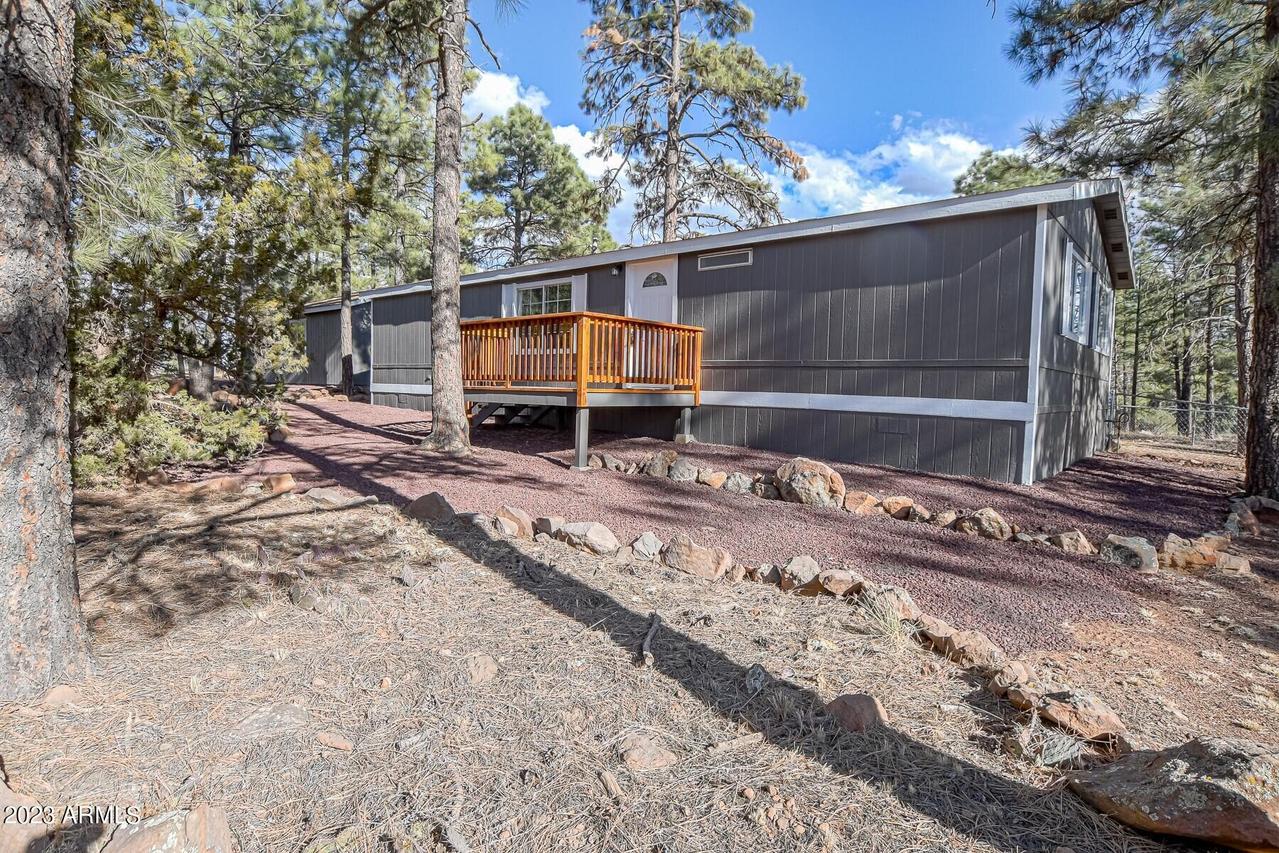 1033 Pine Ridge Dr., Show Low, AZ 85901