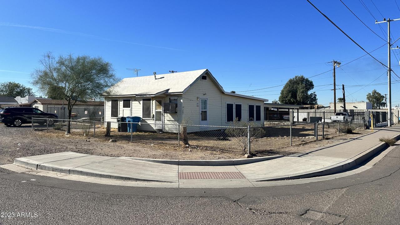 207 E Mohave St., Phoenix, AZ 85004