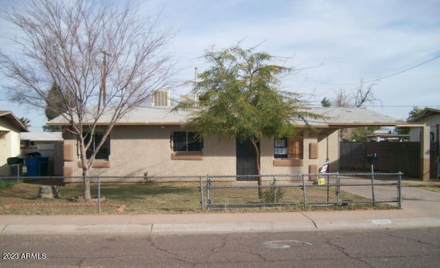 1318 E Grove St., Phoenix, AZ 85040