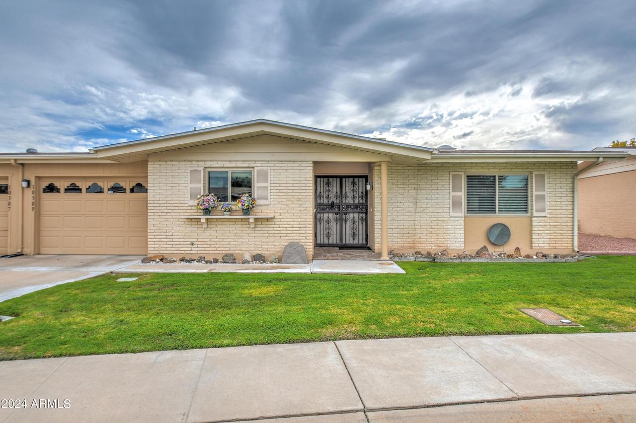 10309 W Corte Del Sol Este St., Sun City, AZ 85351
