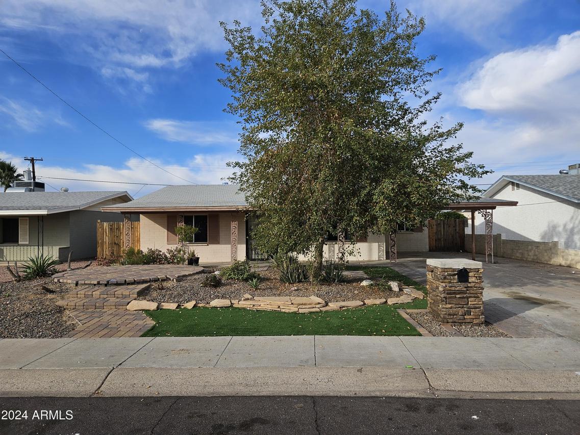 10802 N 114th Ave., Youngtown, AZ 85363