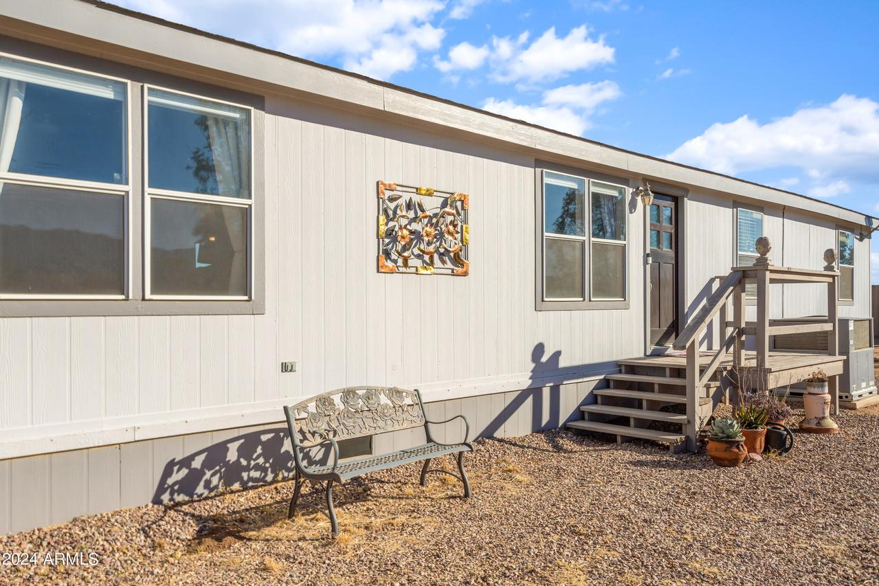 8804 E Bloomfield Rd., Hereford, AZ 85615