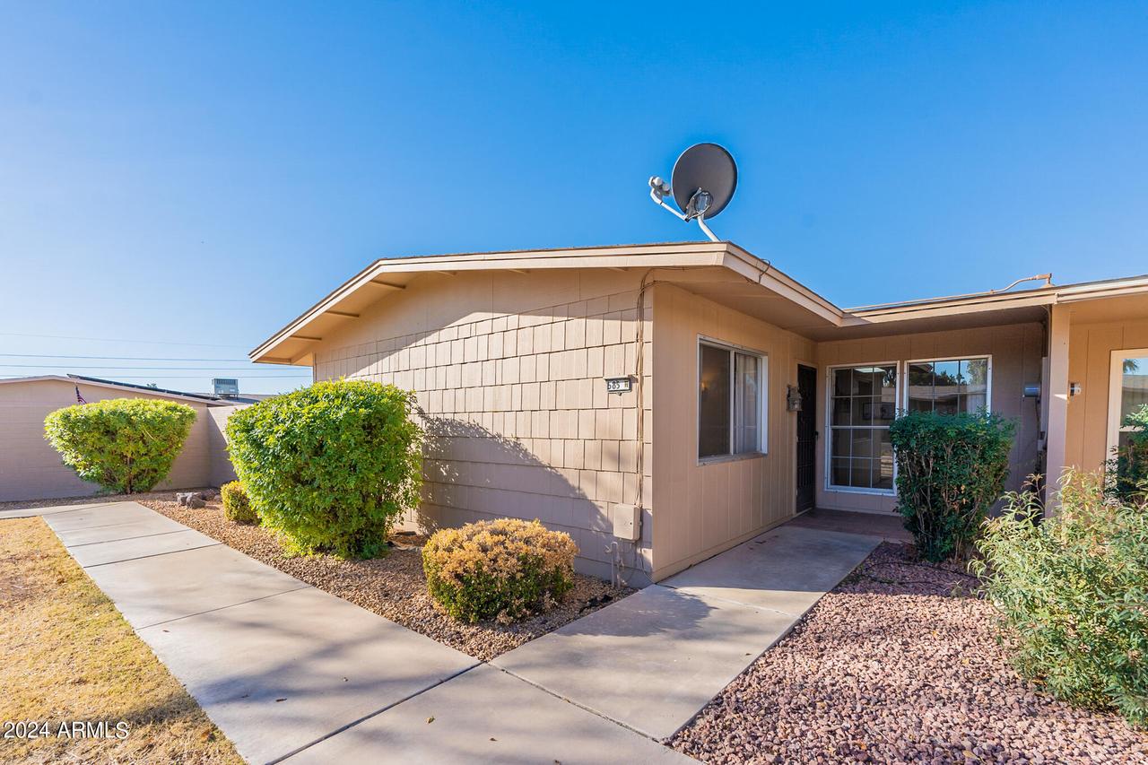 10585 W Palmeras Dr. #H, Sun City, AZ 85373
