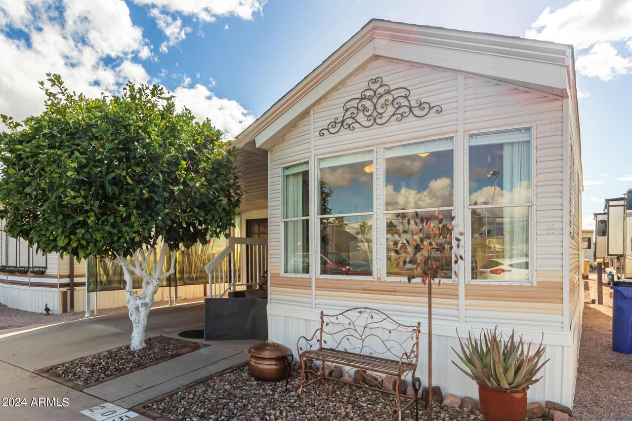 2656 N 56th St. #F205, Mesa, AZ 85215
