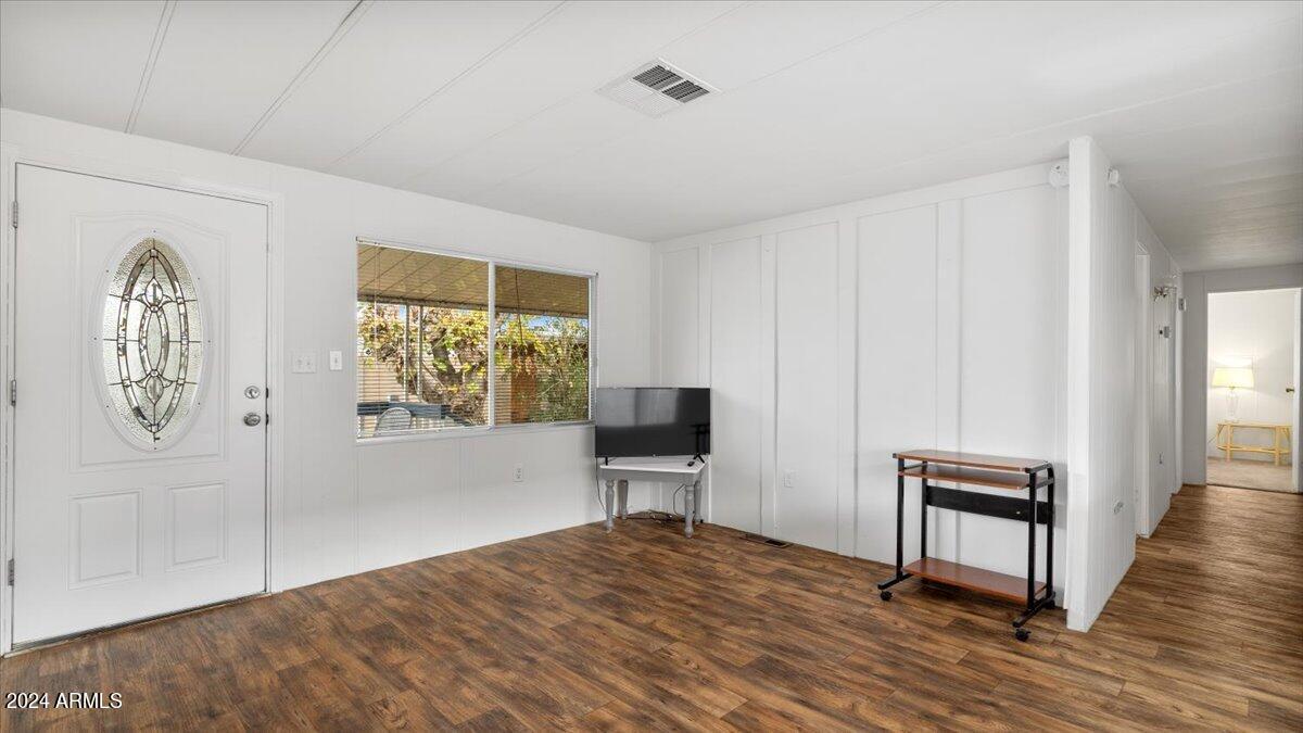 2121 N Center St. #116, Mesa, AZ 85201