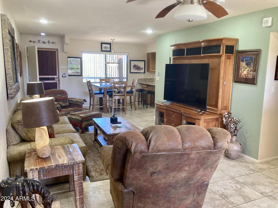 12212 N Paradise Village Pkwy. #352, Phoenix, AZ 85032