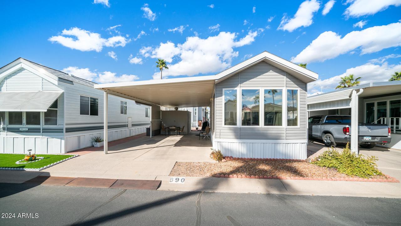 690 Felspar Dr., Apache Junction, AZ 85119