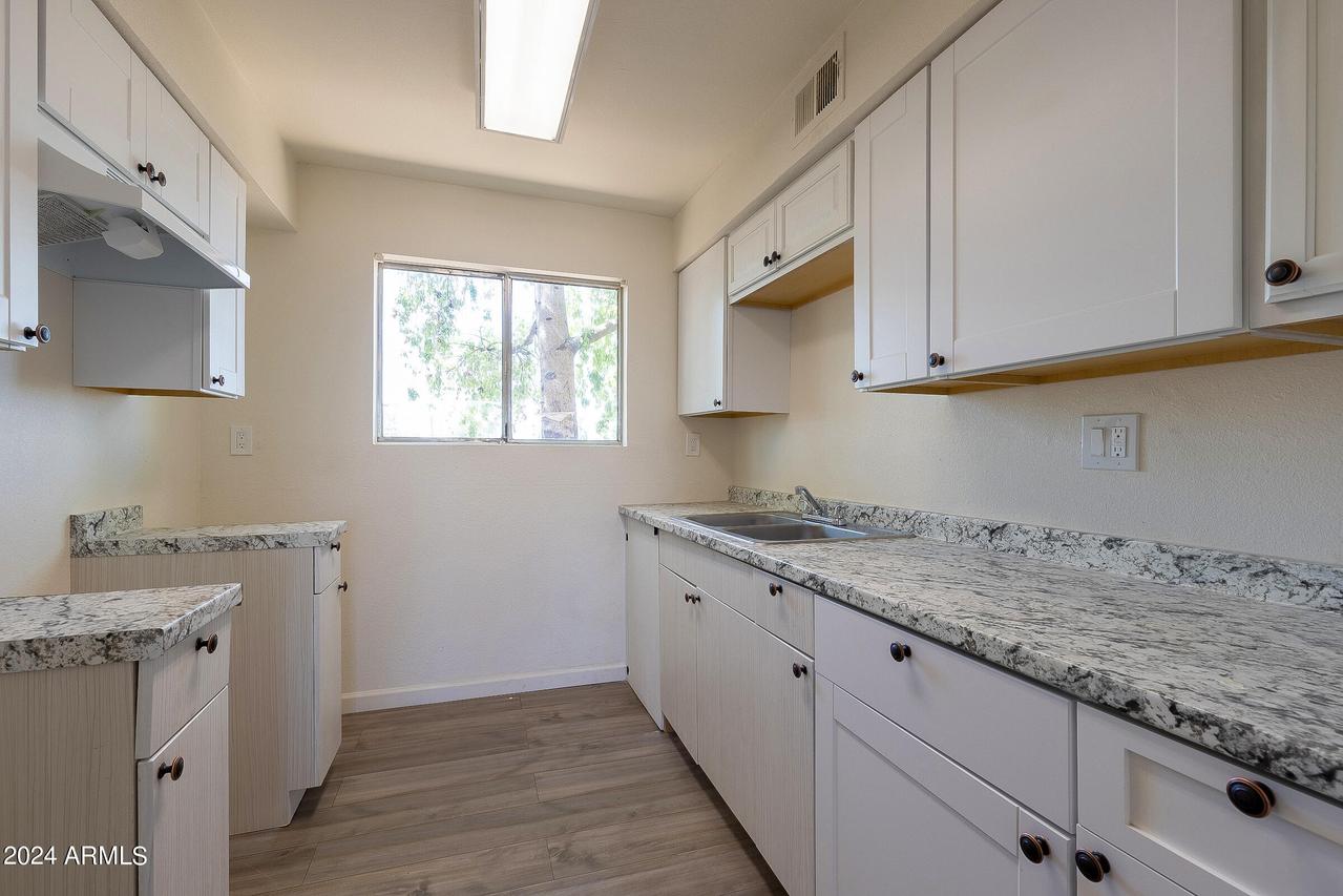 7120 N 66th Dr., Glendale, AZ 85301