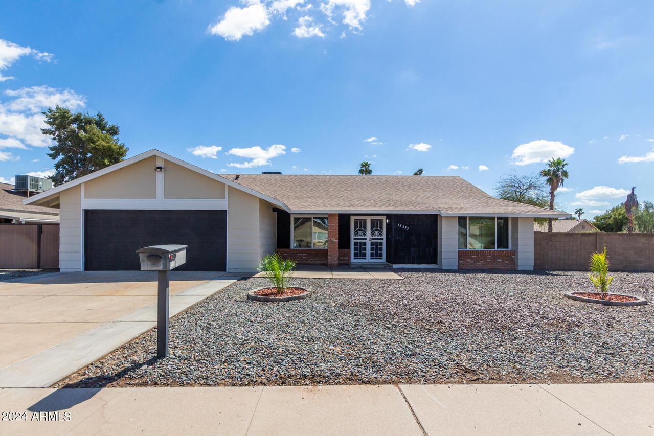 15837 N 25th Ave., Phoenix, AZ 85023