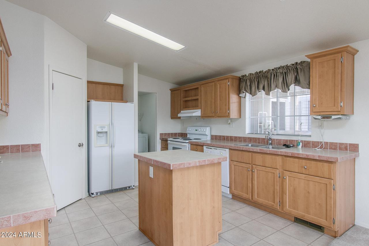 10960 N 67th Ave. #125B, Glendale, AZ 85304