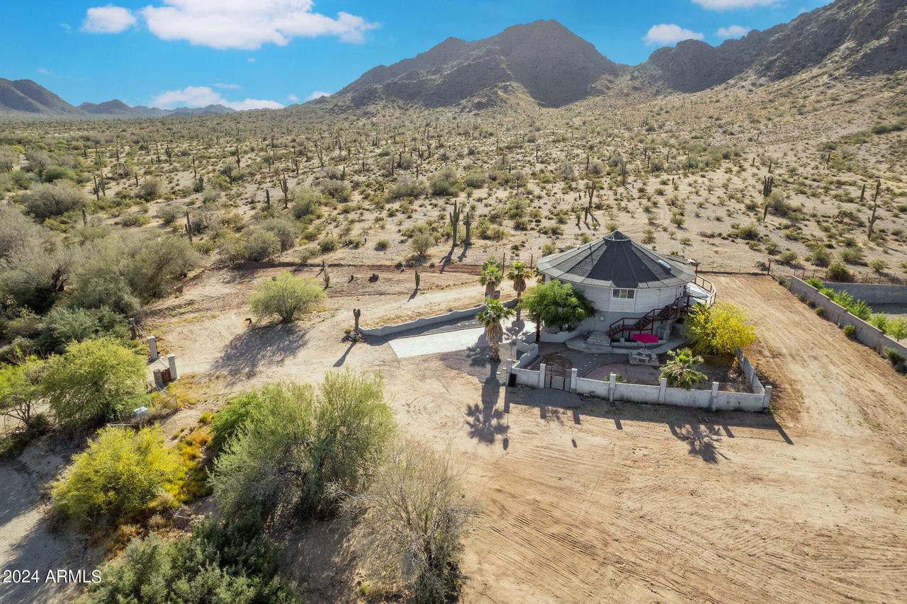 5110 W Saddle Mountain Tr., San Tan Valley, AZ 85144