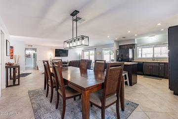 2452 E Hopi Ave., Mesa, AZ 85204