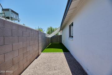 2318 E Laurel Ln., Phoenix, AZ 85028