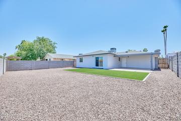 2318 E Laurel Ln., Phoenix, AZ 85028
