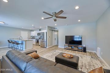 2318 E Laurel Ln., Phoenix, AZ 85028