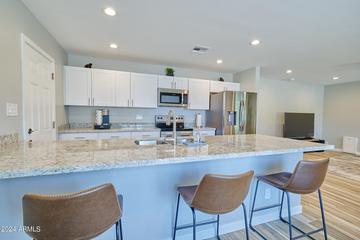 2318 E Laurel Ln., Phoenix, AZ 85028