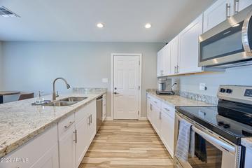 2318 E Laurel Ln., Phoenix, AZ 85028