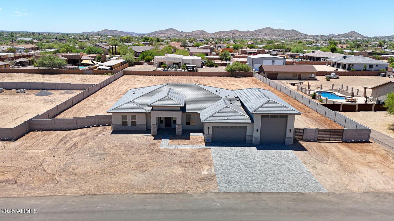 1101 E Dolores Rd., Phoenix, AZ 85086