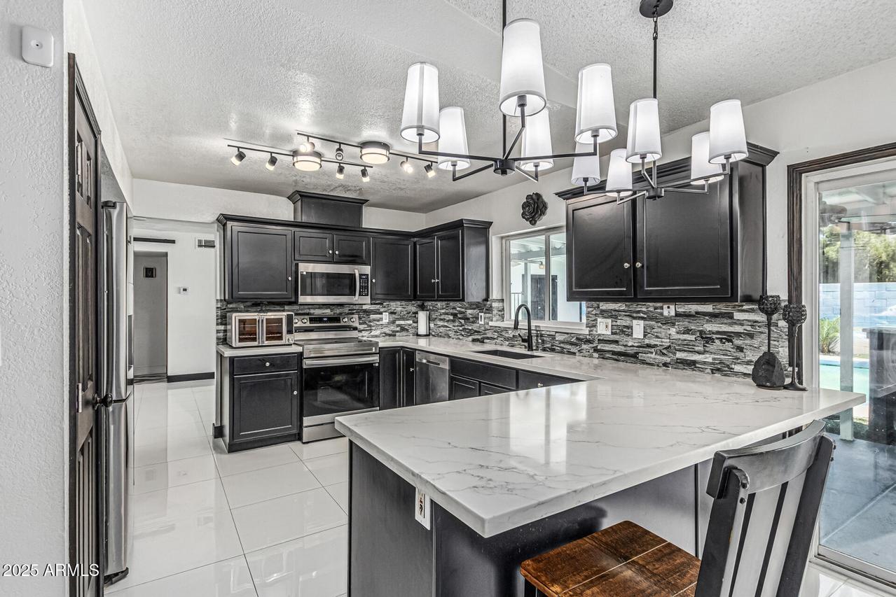 4020 W Anderson Dr., Glendale, AZ 85308