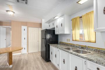 15620 N 15th Ave., Phoenix, AZ 85023