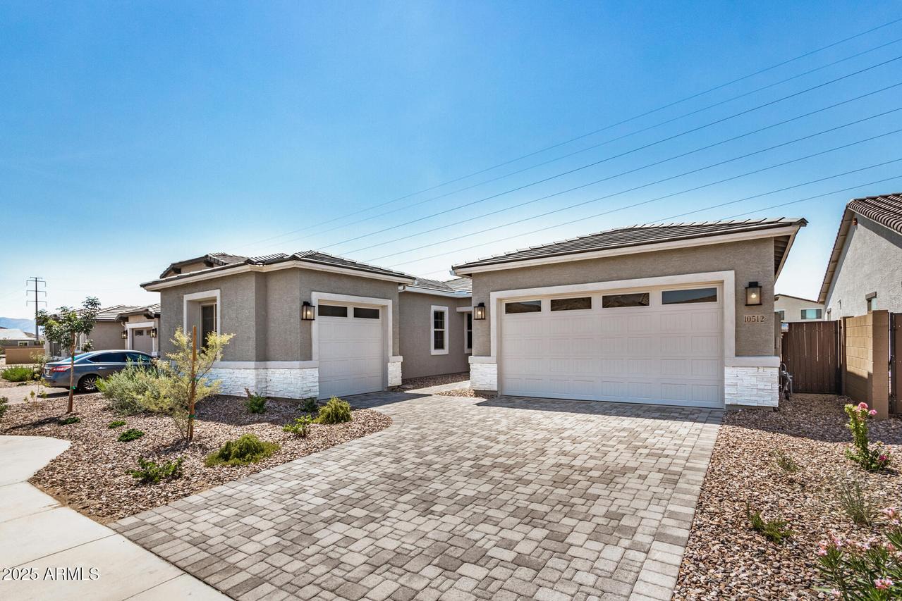 10512 S 48th Glen, Laveen, AZ 85339