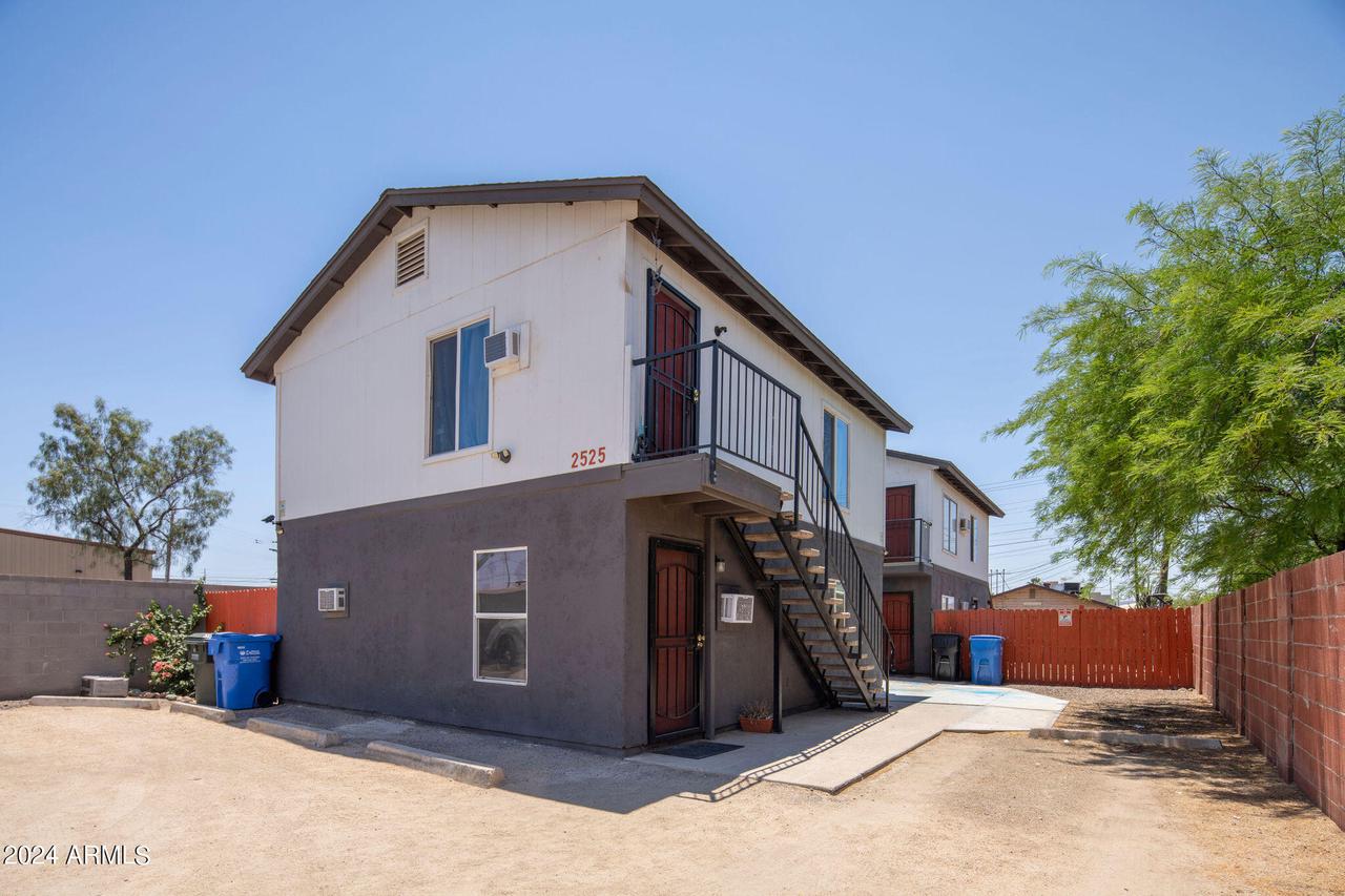 2525 E Monroe St., Phoenix, AZ 85034