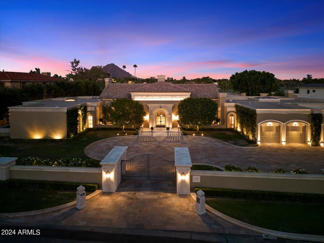40 N Biltmore Estate, Phoenix, AZ 85016