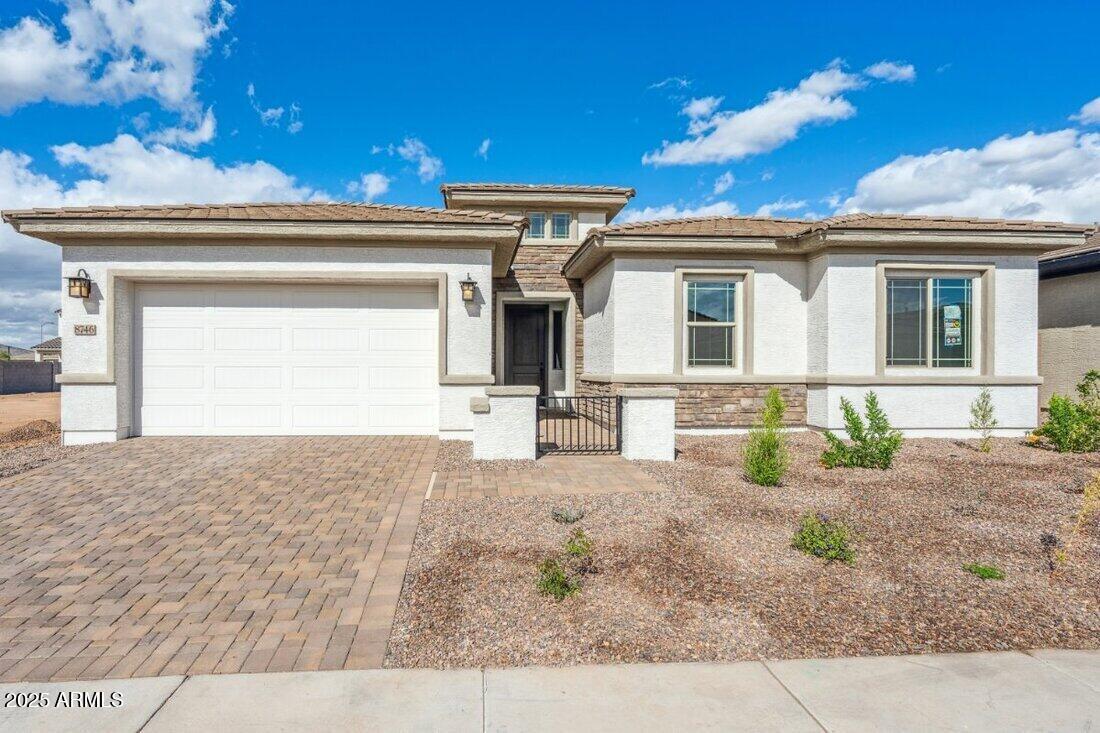8746 W Denton Ln., Glendale, AZ 85305