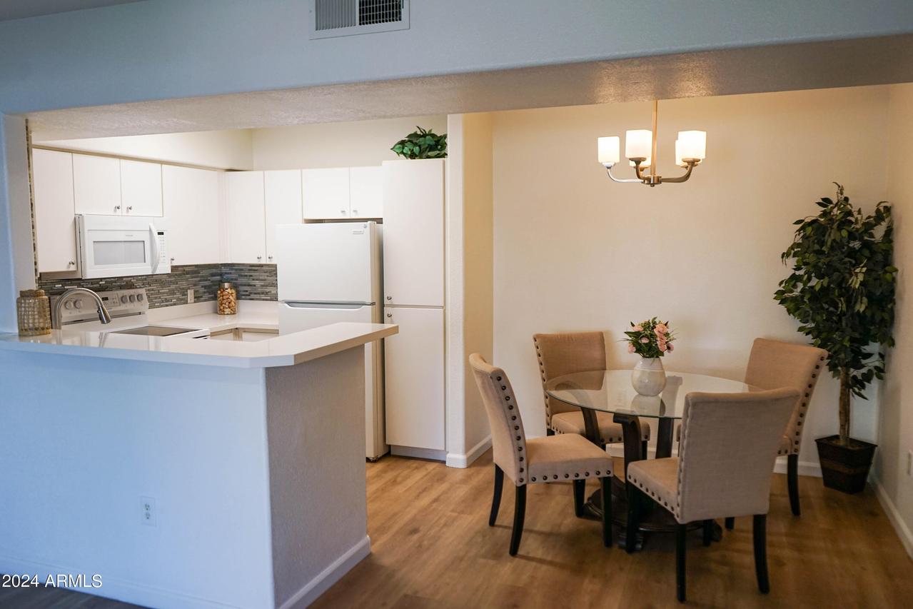 1295 N Ash St. #213, Gilbert, AZ 85233