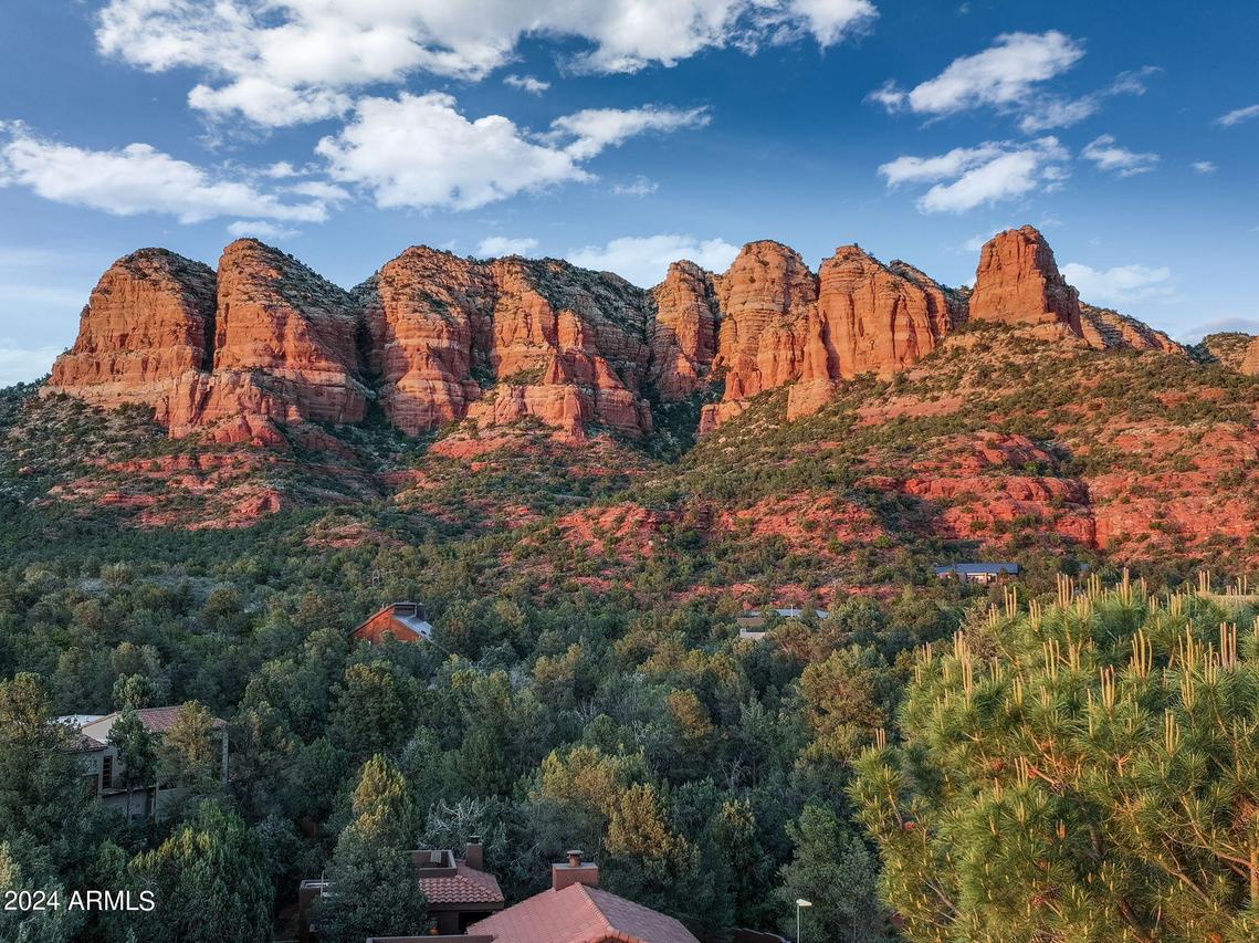 30 Navajo Tr., Sedona, AZ 86351