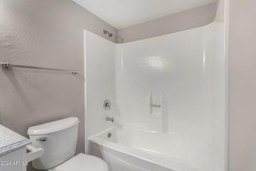 5132 N 68th Dr., Glendale, AZ 85303