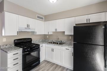 5132 N 68th Dr., Glendale, AZ 85303