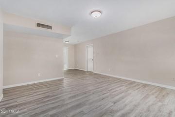 5132 N 68th Dr., Glendale, AZ 85303