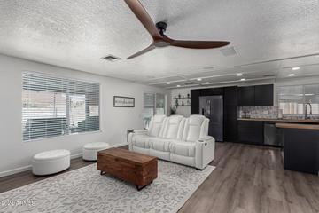 6218 W Zoe Ella Way, Glendale, AZ 85306