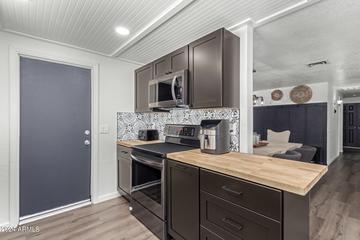 6218 W Zoe Ella Way, Glendale, AZ 85306