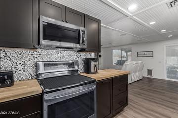 6218 W Zoe Ella Way, Glendale, AZ 85306