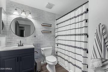 6218 W Zoe Ella Way, Glendale, AZ 85306